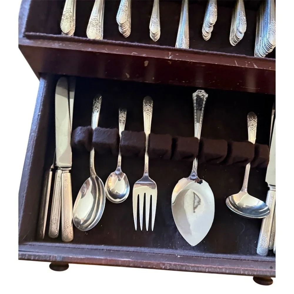 Wolff Wm. Rogers Vintage Silverplate Flatware Set Floral Shell w Chest
